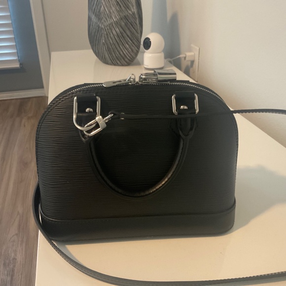 Louis Vuitton purse - Picture 2 of 3